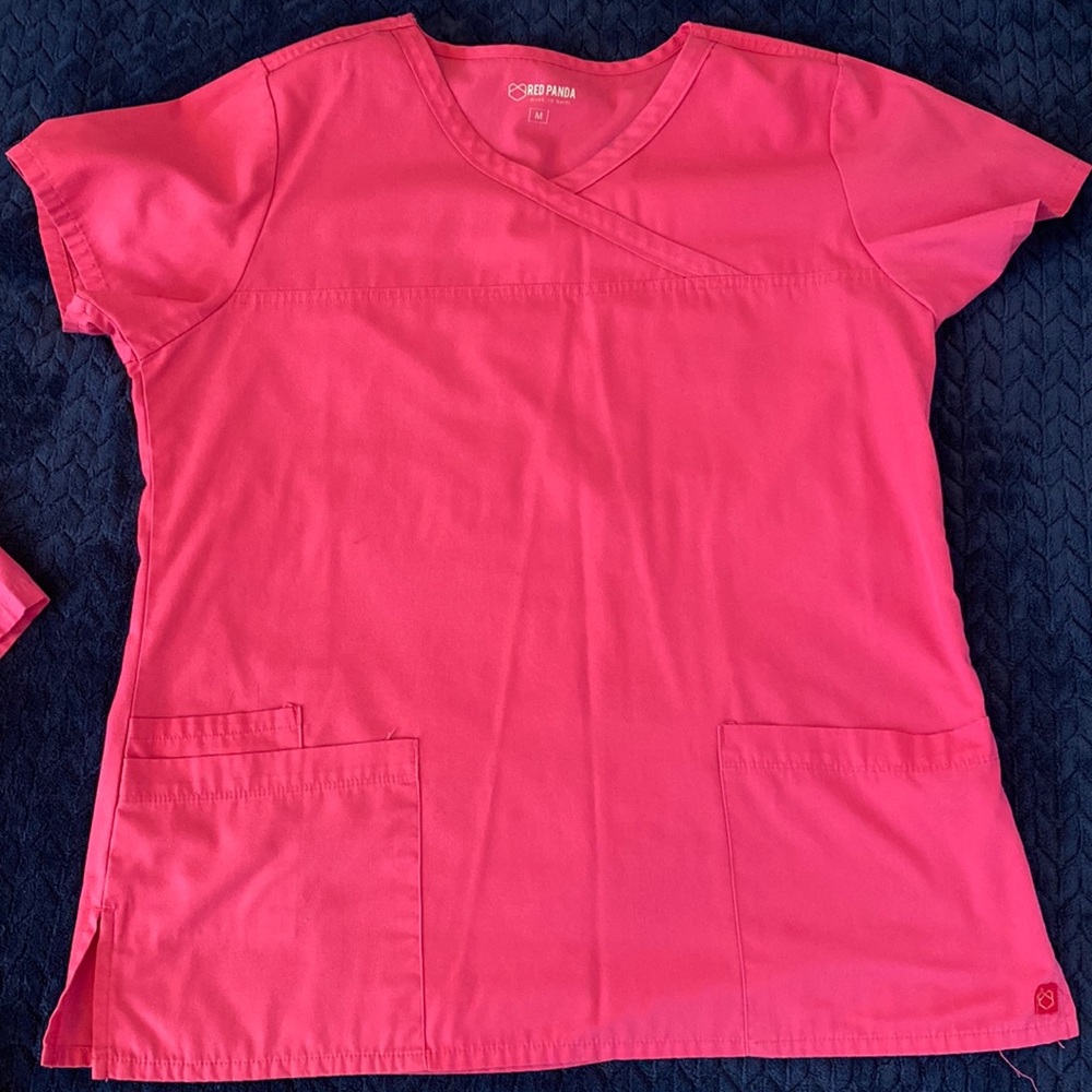 Scrub top pink